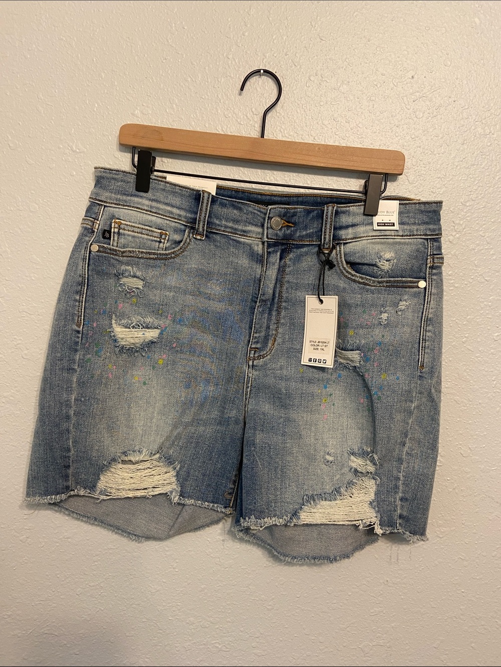 Judy Blue Light Wash High Waist Distressed Paint Splatter Shorts Size 1XL NEW